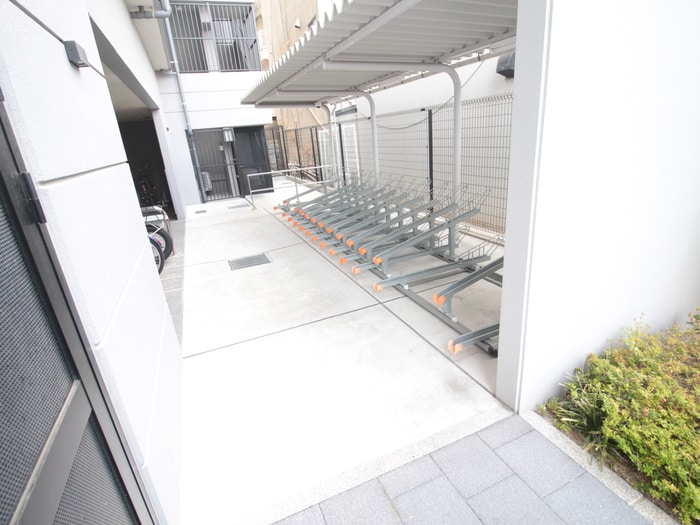 ﾌﾟﾚｻﾝｽ淡路駅前（402）の物件外観写真