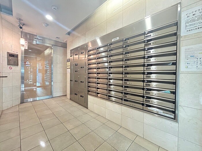 ロイヤルシティ－西大路の物件外観写真