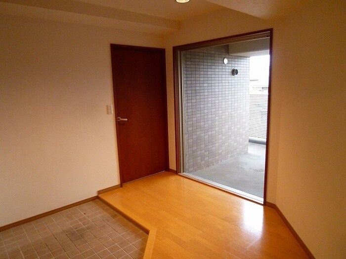 ヴェルジコリ－ナの物件内観写真