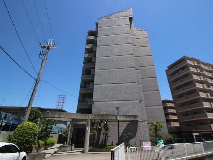 ファミールメゾンの物件外観写真