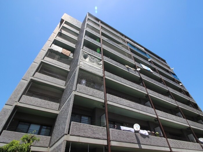 ファミールメゾンの物件外観写真