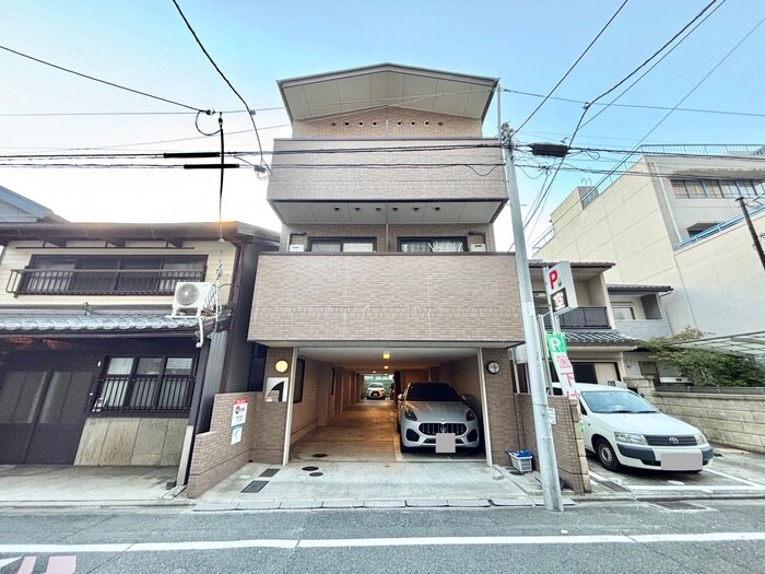 シェソワ東洞院の物件外観写真