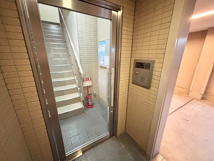 シェソワ東洞院の物件外観写真