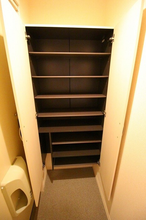 ウエスタンリバ－香里の物件内観写真