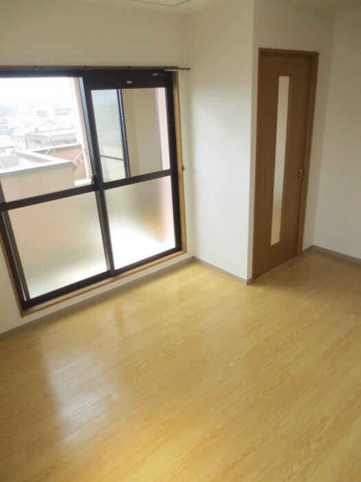 フロリアン中御門の物件内観写真