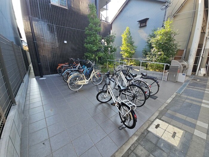 ヒルズ八尾本町の物件外観写真