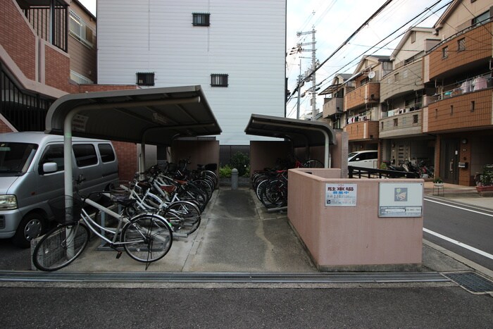 プレサンスフジの物件外観写真