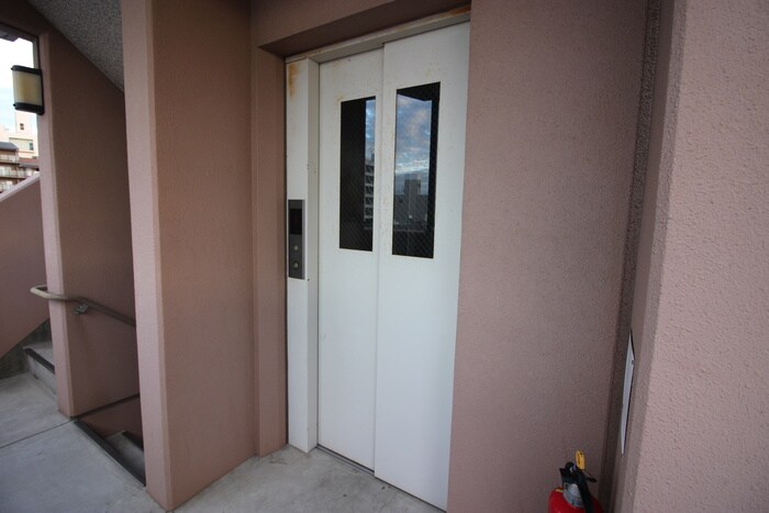 プレサンスフジの物件外観写真