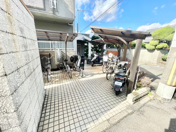 エレガントライフ忍ヶ丘の物件外観写真