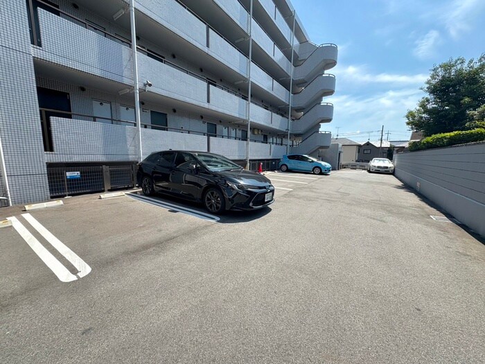 シャンポールの物件外観写真