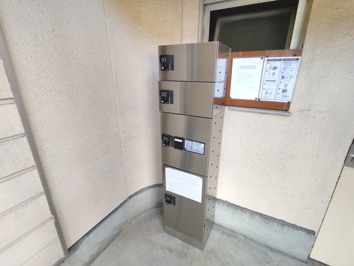 ミラクルセブン江坂の物件外観写真