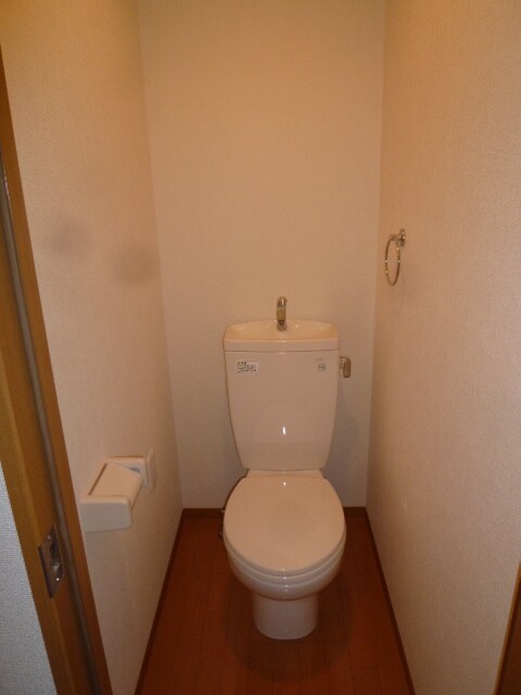 ミラクルセブン江坂の物件内観写真