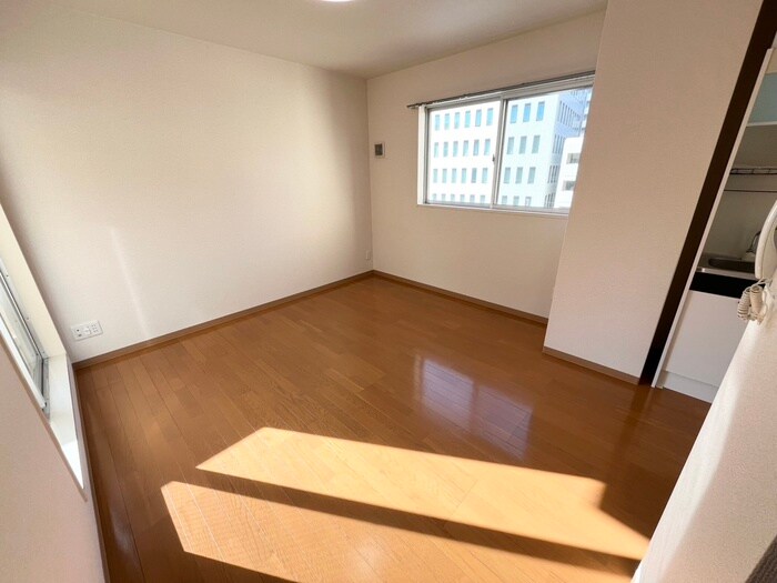 ミラクルセブン江坂の物件内観写真