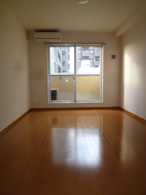 ミラクルセブン江坂の物件内観写真