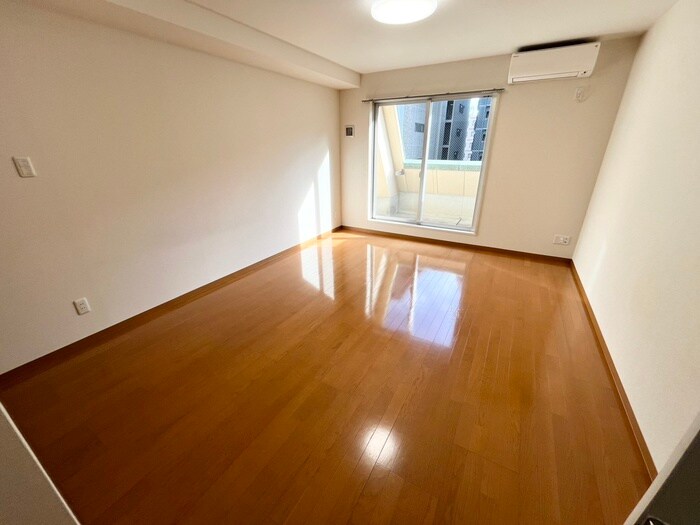 ミラクルセブン江坂の物件内観写真