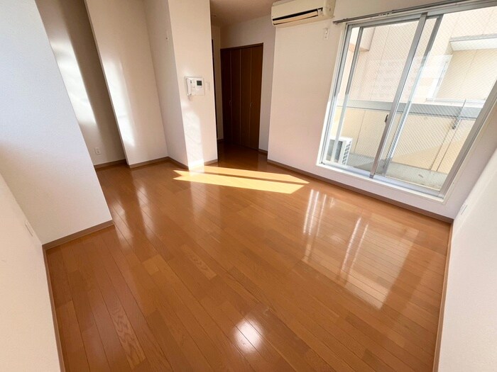 ミラクルセブン江坂の物件内観写真