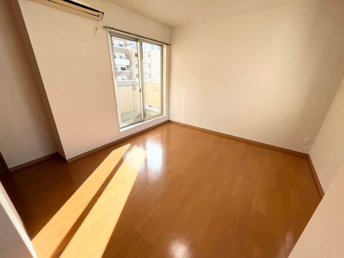 ミラクルセブン江坂の物件内観写真