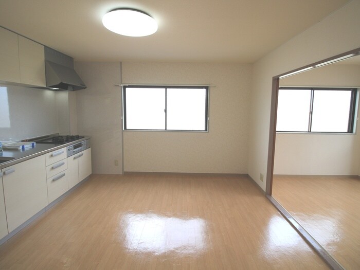 リバ－サイド鷹合の物件内観写真