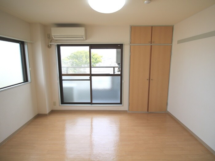 リバ－サイド鷹合の物件内観写真