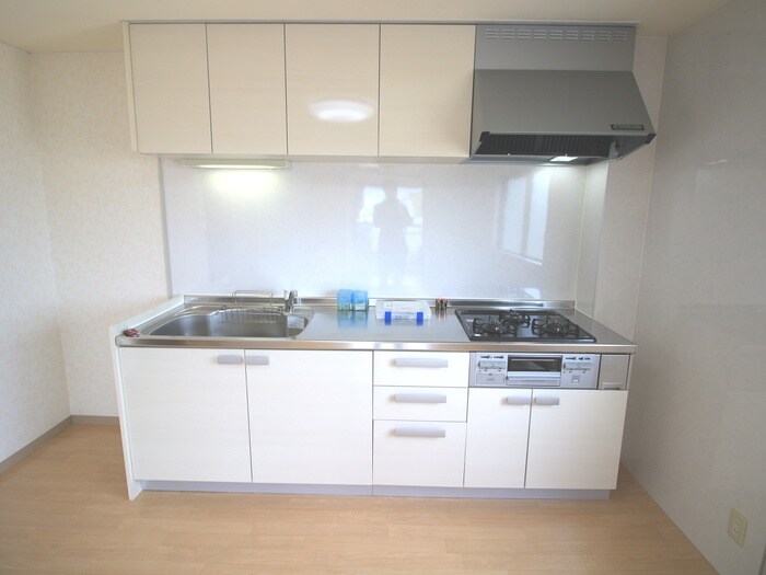 リバ－サイド鷹合の物件内観写真