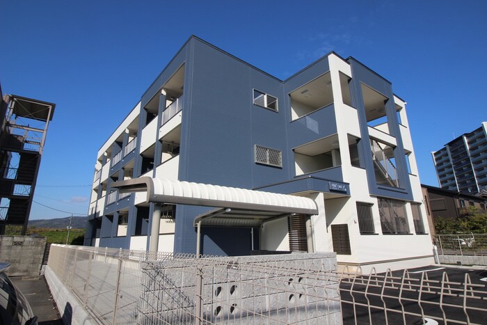 パインオーク Vの物件外観写真