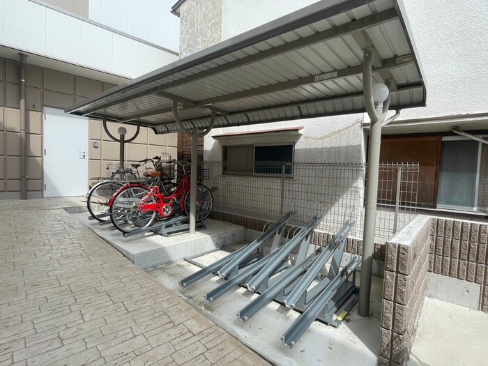 ラフィネ　カワニシイケダの物件外観写真