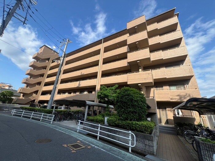 リヴェ－ル緑地の物件外観写真