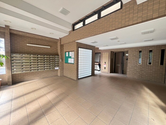 リヴェ－ル緑地の物件外観写真