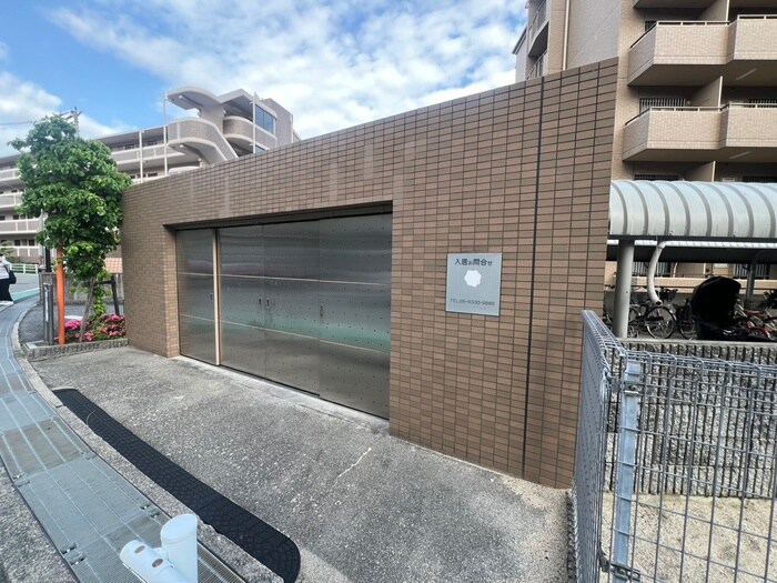 リヴェ－ル緑地の物件外観写真