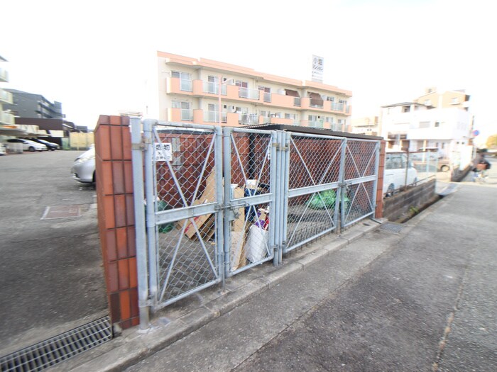 リバ－サイドの物件外観写真