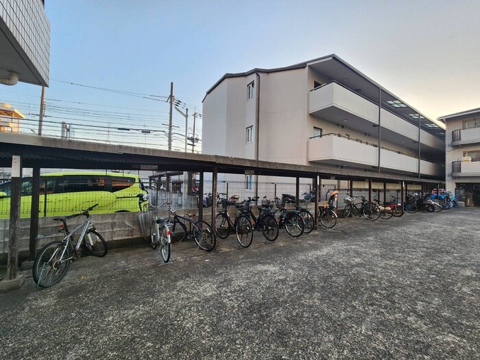 ﾌｨｰﾙﾄﾞｽﾙｰ司ﾏﾝｼｮﾝの物件外観写真