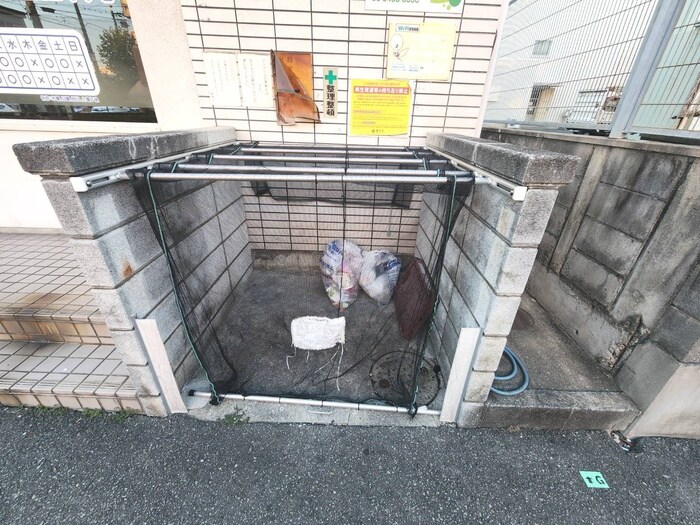 ﾌｨｰﾙﾄﾞｽﾙｰ司ﾏﾝｼｮﾝの物件外観写真