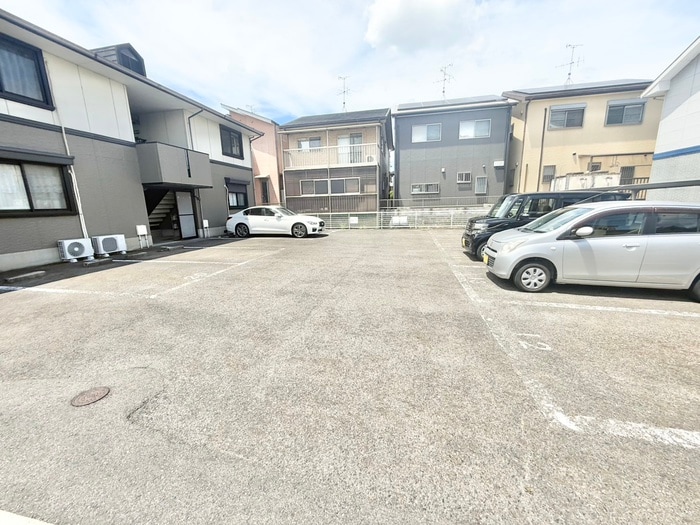 レジデンスⅡ号館の物件外観写真