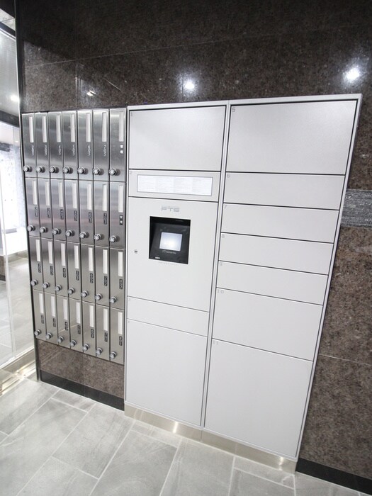 ルミエールJR八尾の物件外観写真