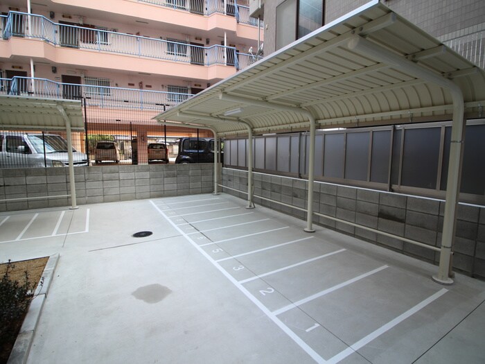 ルミエールJR八尾の物件外観写真