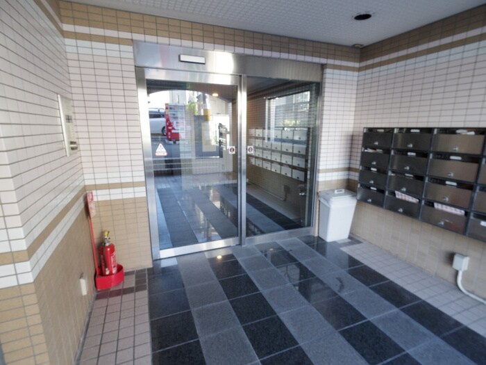 フレーヴァー深草の物件外観写真