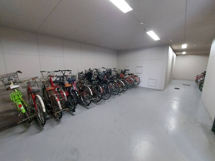 プレコート上鳥羽の物件外観写真