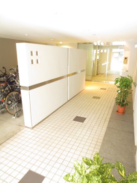 エベンエゼル三条の物件外観写真