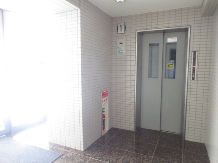 畠山ビルの物件外観写真