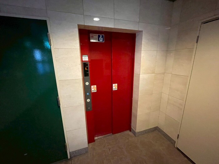 クレイントトヤミチの物件外観写真