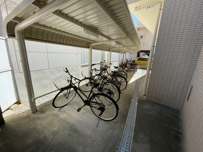 クレイントトヤミチの物件外観写真