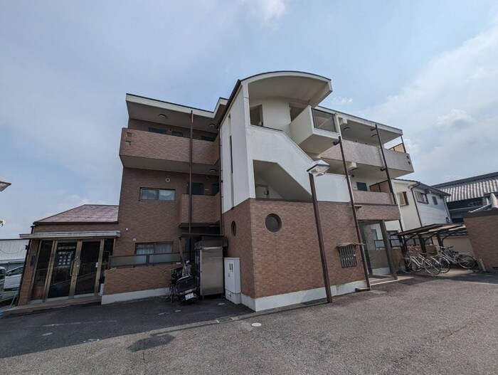 ファ－ストパレスの物件外観写真