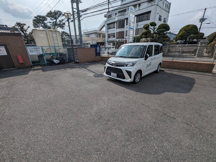 ファ－ストパレスの物件外観写真