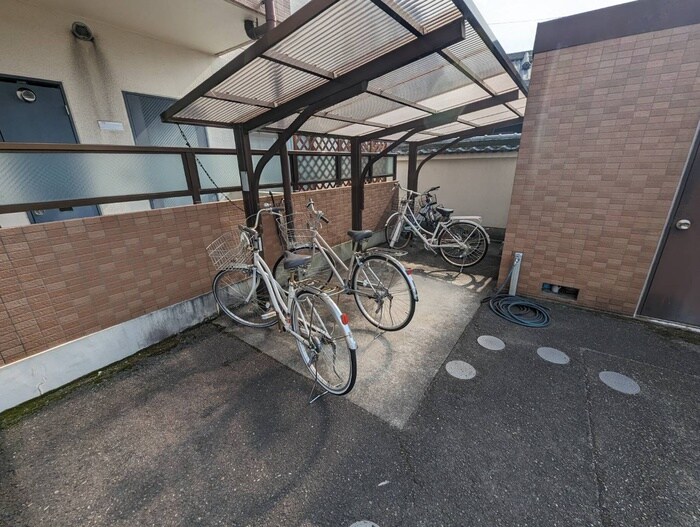 ファ－ストパレスの物件外観写真