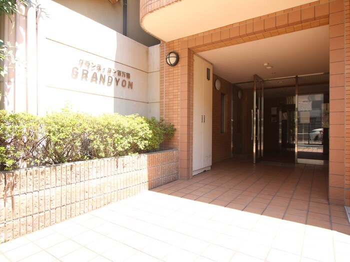 グランディヨン百万遍の物件外観写真