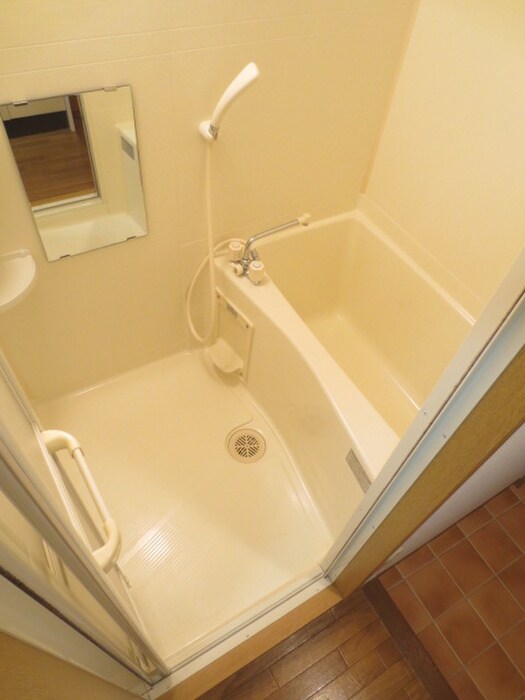 メゾン・ドゥ・ブ－シェ衣笠の物件内観写真