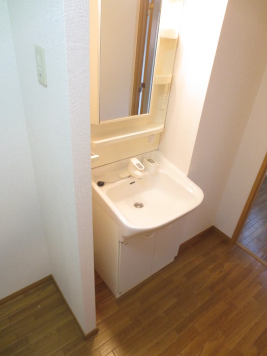 メゾン・ドゥ・ブ－シェ衣笠の物件内観写真