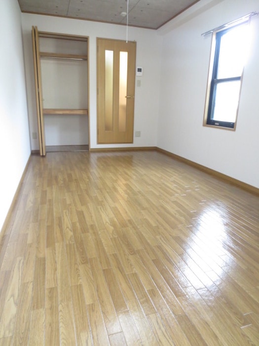 メゾン・ドゥ・ブ－シェ衣笠の物件内観写真