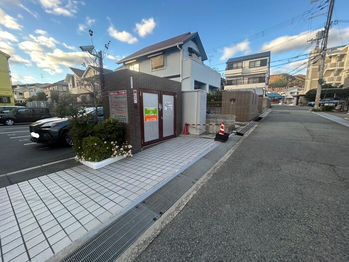 リバ－サイド箕面の物件外観写真