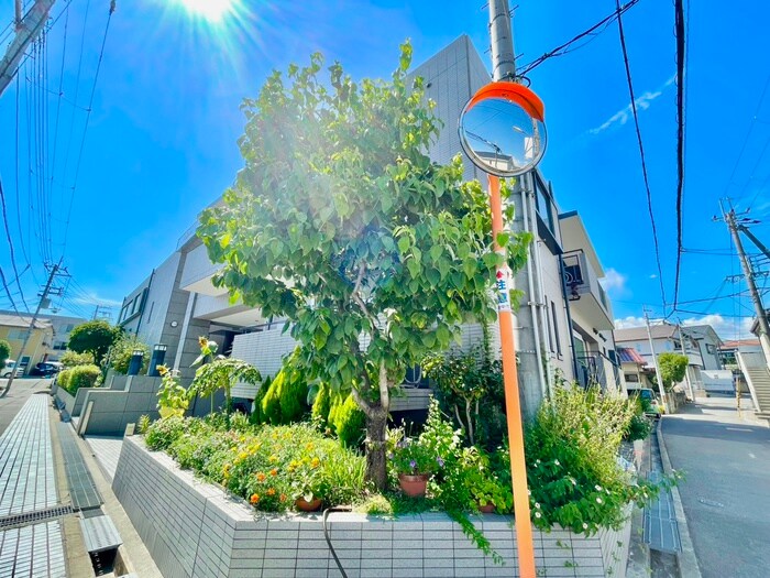 ラセ－ヌ豊中の物件外観写真